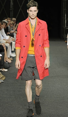 Louis-Vuitton-Collezione-Primavera-Estate-2010-Giacca-Rossa
