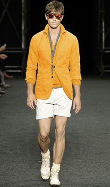 Louis-Vuitton-Collezione-Primavera-Estate-2010-pantalone-corto