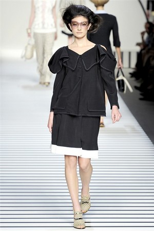 fendi donna collezione primavera estate 2012 04