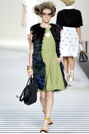 fendi donna collezione primavera estate 2012 07