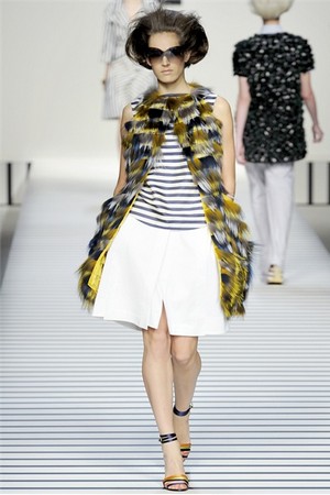 fendi donna collezione primavera estate 2012 09