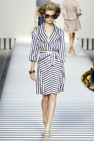 fendi donna collezione primavera estate 2012 10