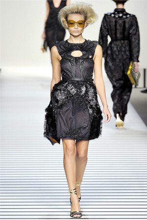 fendi donna collezione primavera estate 2012 19