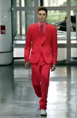 Guarda le Collezioni di Mugler