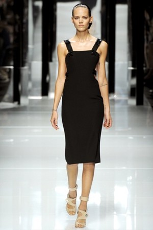 versace abito nero collezione pe 2011