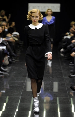 lorenzo riva collezione autunno inverno 2010 2011 abito nero colletto bianco
