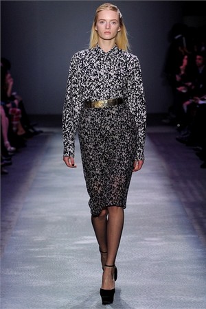 giambattista valli un eleganza sobria ma attenta ai dettagli donna autunno inverno 2012 2013 01