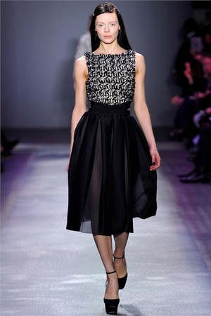 giambattista valli un eleganza sobria ma attenta ai dettagli donna autunno inverno 2012 2013 06