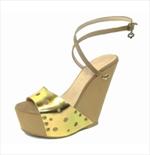 Miss Roberta, il traforato torna di moda