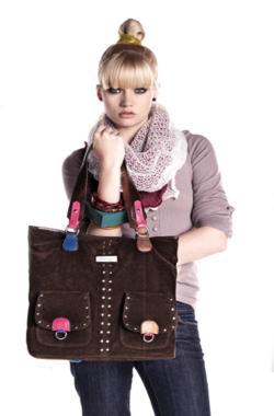 fergi autunno inverno 2010 2011 borsa scamosciata