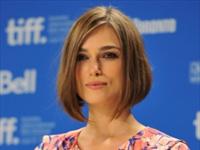 Keira Knightley indossa Moschino al Film Festival di Toronto, modello Cheap & Chic