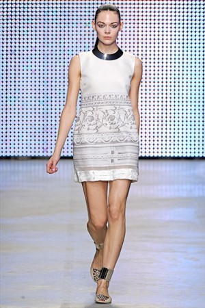 giambattista valli abito stampe pe 2011