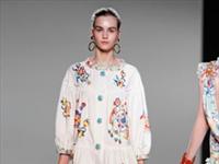 La Donna di Moschino per la Primavera Estate 2010