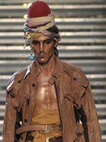 John Galliano Sfilata Collezione Uomo Primavera Estate 2010 