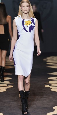 versace donna autunno inverno 2011 07