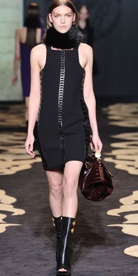 versace donna autunno inverno 2011 13