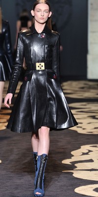 versace donna autunno inverno 2011 14