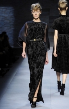 fendi collezione autunno inverno 2010 2011 abito lungo velluto