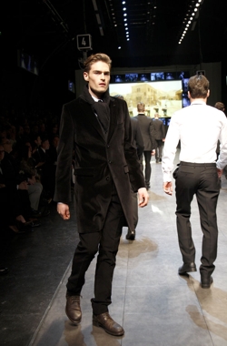 dolce e gabbana collezione autunno inverno 2010 2011 cappotto velluto