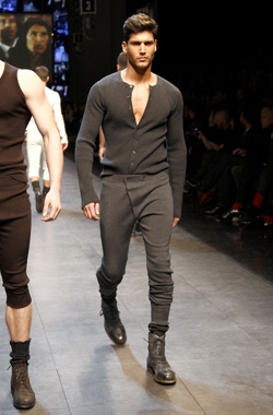 dolce e gabbana collezione autunno inverno 2010 2011 completo grigio