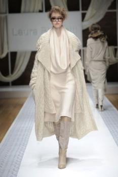 laura biagiotti collezione autunno inverno 2010 2011 abito bianco