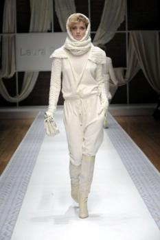 laura biagiotti collezione autunno inverno 2010 2011 completo bianco