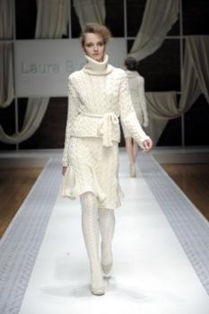 laura biagiotti collezione autunno inverno 2010 2011 completo lana bianco