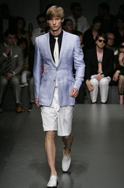 Gianfranco-Ferre-Collezione-Primavera-Estate-2010-Pantaloncino