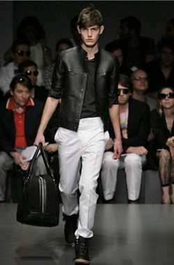 Gianfranco-Ferre-Collezione-Primavera-Estate-2010