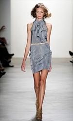 Gli abiti fluorescenti della Collezione Primavera Estate 2010 di Costello Tagliapietra