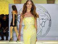 Versace, mood marino per eleganti sirene