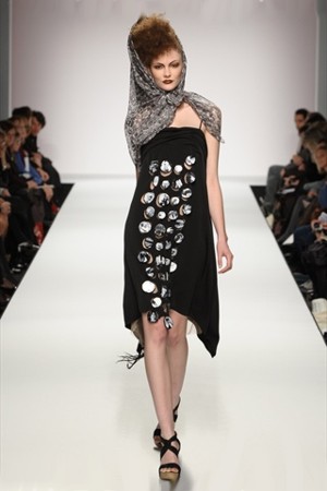 marella ferrera abito scuro pe 2011