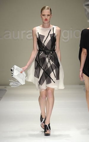 laura biagiotti abito geometrie primavera estate 2011