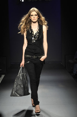 Phard-Collezione-P-E-2010-Total-Black