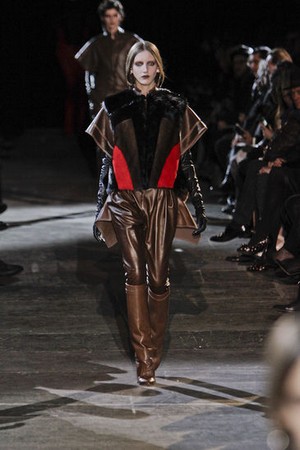 givenchy forme e tessuti per un mix unico donna collezione autunno inverno 2012 2013 06