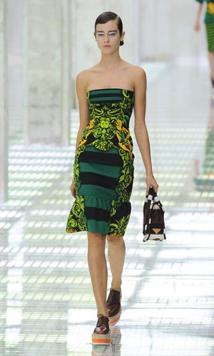prada abito tubino primavera estate 2011