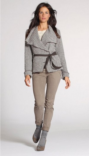 Kartika abbigliamento on sale