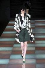 Collezione Armani Autunno Inverno 2010 2011 Donna: la contemporaneità unita all’eleganza