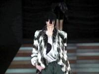 Collezione Armani Autunno Inverno 2010 2011 Donna: la contemporaneità unita all’eleganza