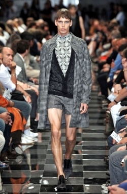 Scopri le Collezioni Prada