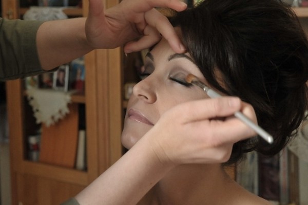 come fare per avere un make up da sposa perfetto lezioni di bellezza primavera estate 2012 05
