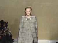 Blumarine, colori tenui e forme oversize