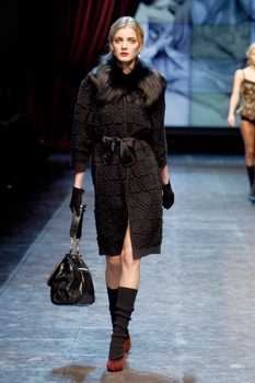 dolce e gabbana collezione autunno inverno 2010 2011 cappotto cintura nastro