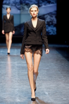 dolce e gabbana collezione autunno inverno 2010 2011 raso e pizzo