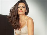 Alyssa Miller, testimonial di Intimissimi
