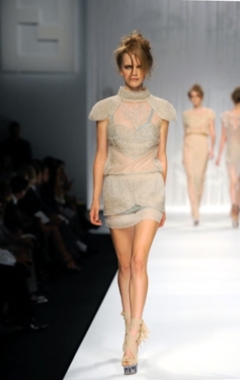 fendi collezione primavera estate 2010 abito