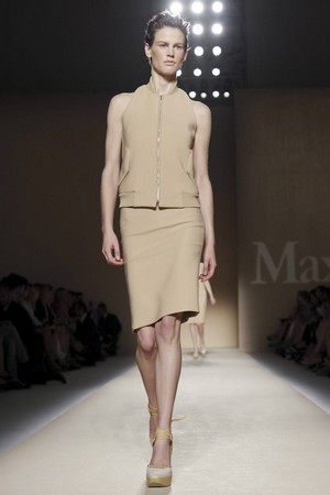 max mara donna collezione primavera estate 2012 01