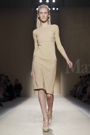 max mara donna collezione primavera estate 2012 02