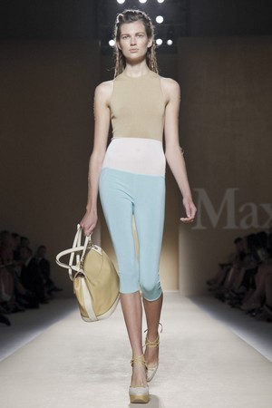 max mara donna collezione primavera estate 2012 04
