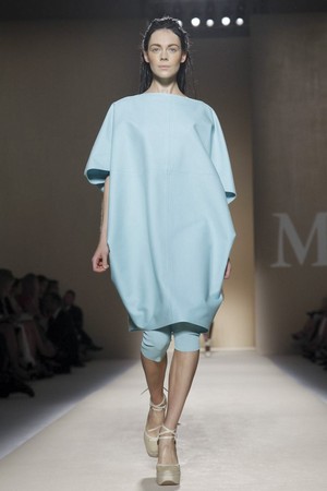 max mara donna collezione primavera estate 2012 11